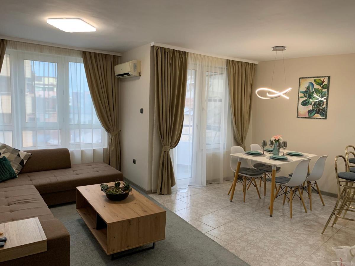Unbeatable Location: New & Comfy Apartment Varna ภายนอก รูปภาพ