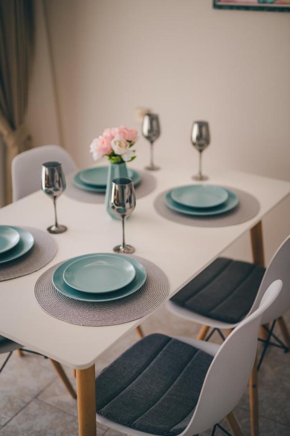 Unbeatable Location: New & Comfy Apartment Varna ภายนอก รูปภาพ