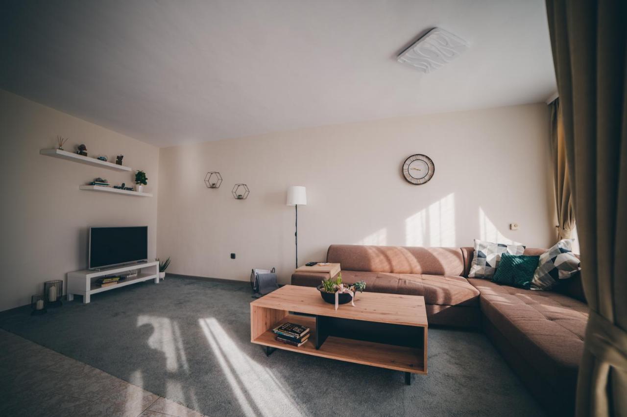 Unbeatable Location: New & Comfy Apartment Varna ภายนอก รูปภาพ